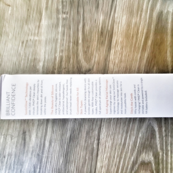 ❌️ SOLD PMD Clean Smart Facial Cleansing Device - Picture 5 of 5